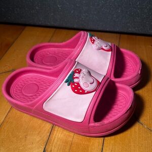Sandales size 25/6 with peppa pig